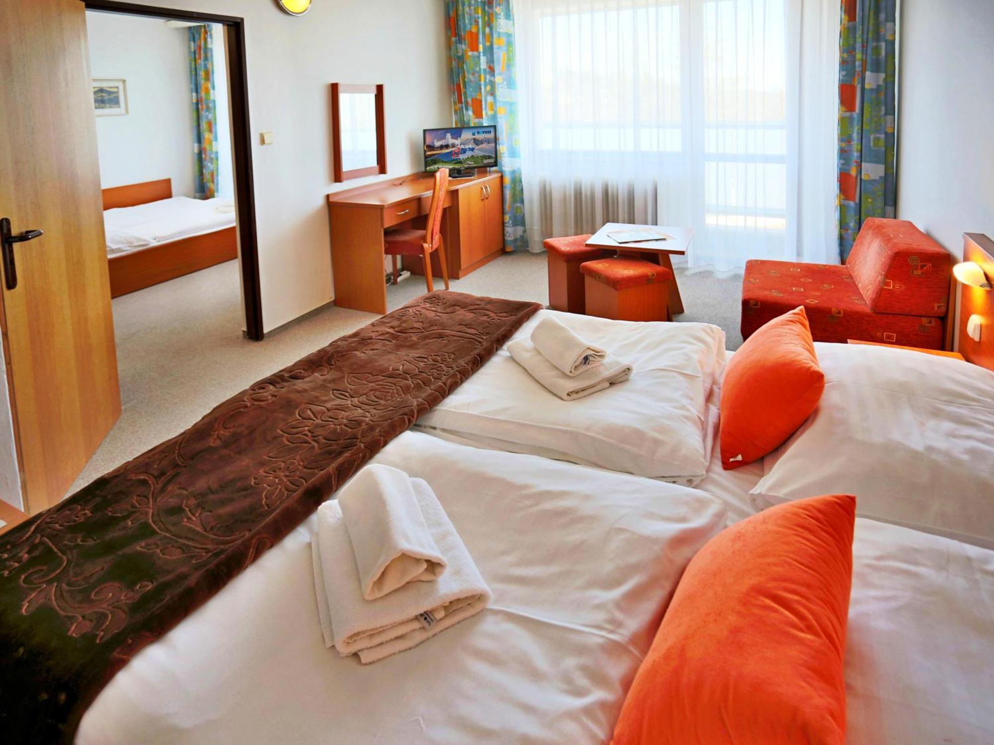 Hotel Sorea Uran タトランスカ・ ロムニツァ エクステリア 写真